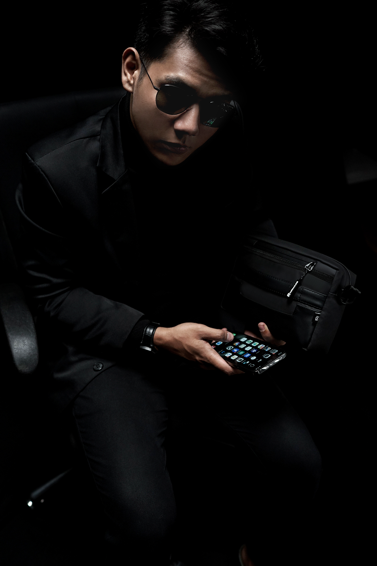 MARVIN Clutch Bag