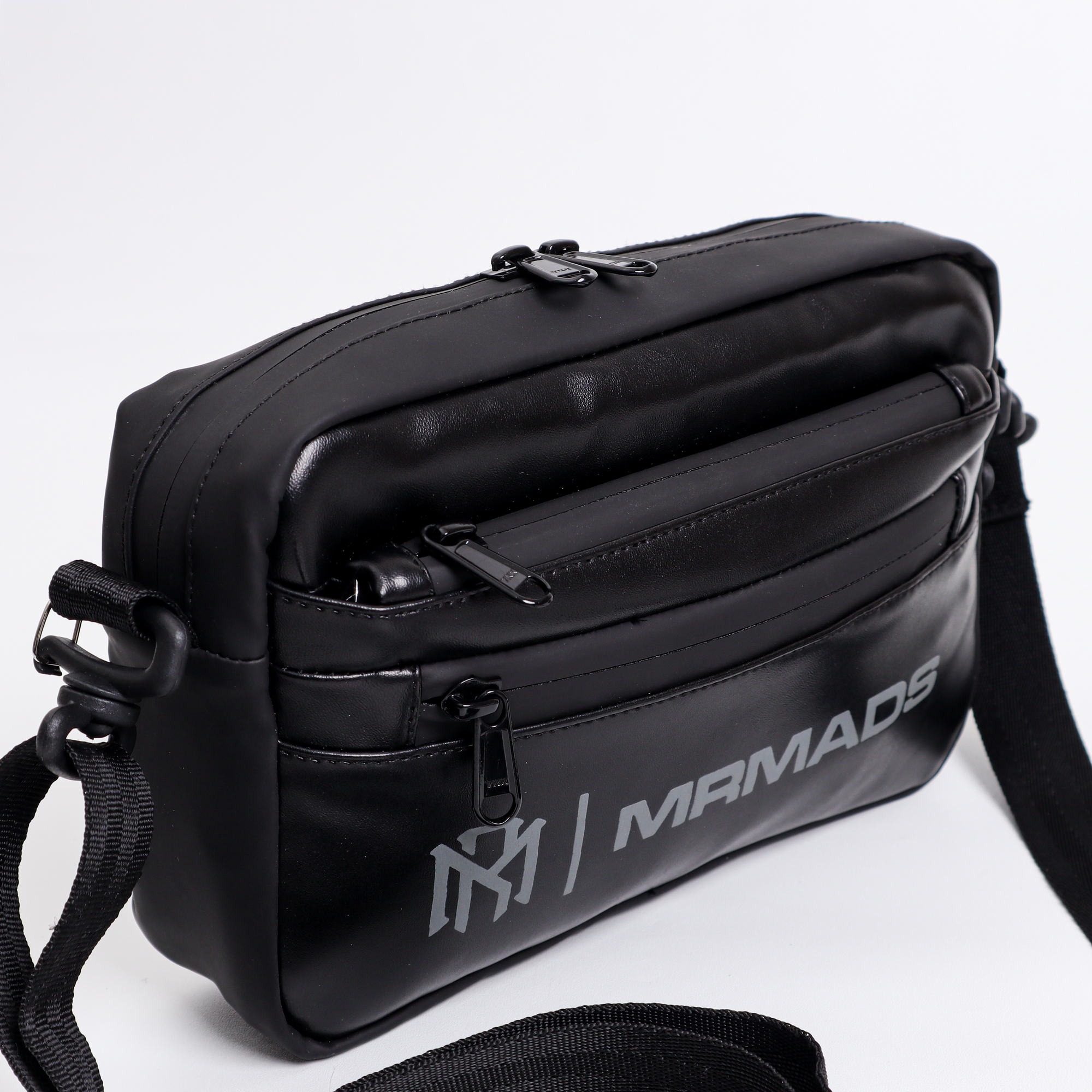 SKYLAR Clutch Bag