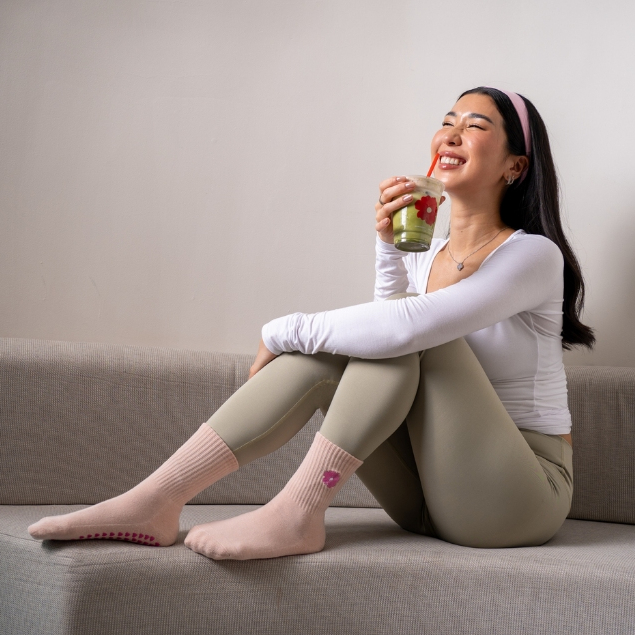[Rolla x Christie] Blush Crush Pilates Grip Socks