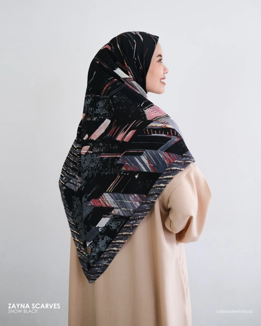 Image of ZAYNA SCARF