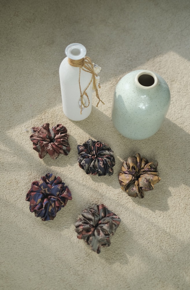SHAMITA SCRUNCHIE