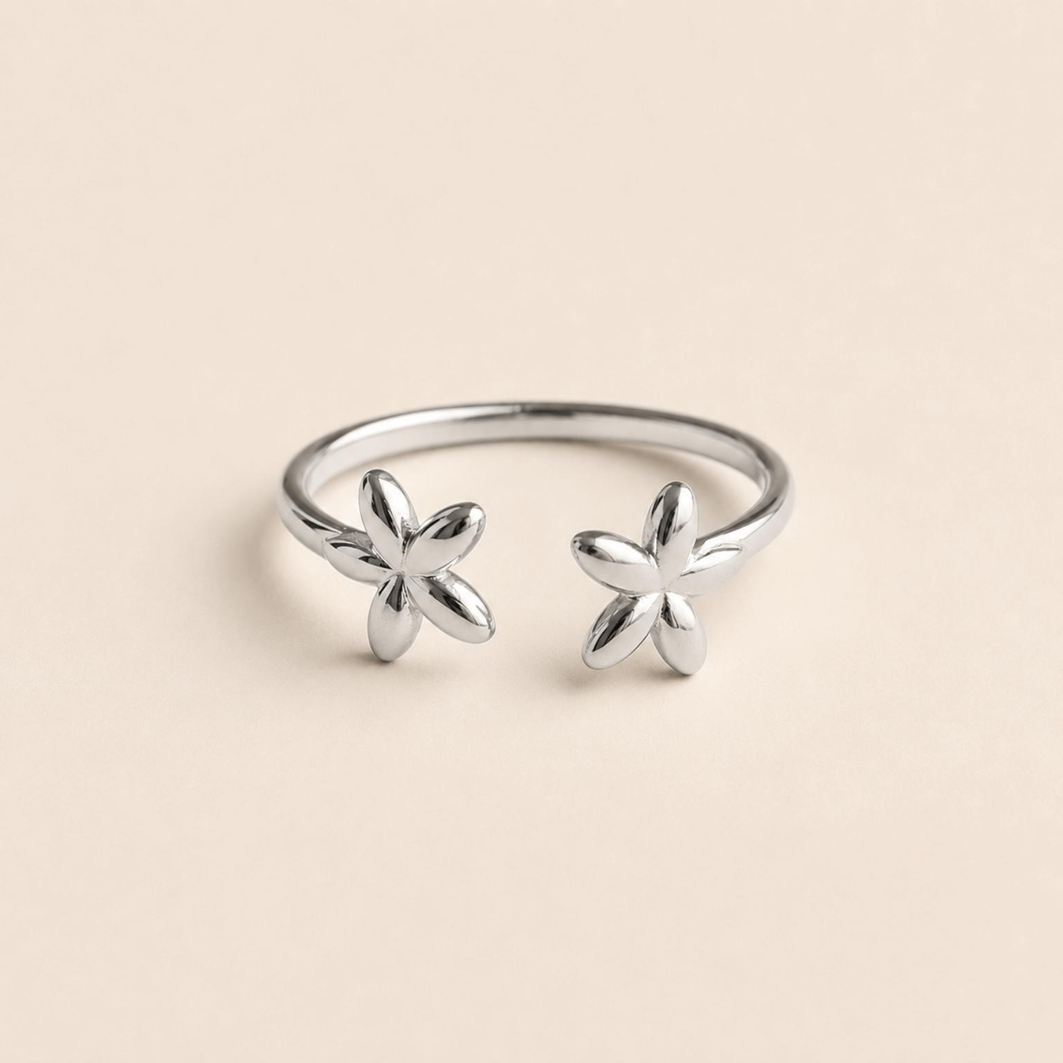 Louisë // Maui Bloom Ring - 18k Gold Plated Stainless Steel (Anti Karat)