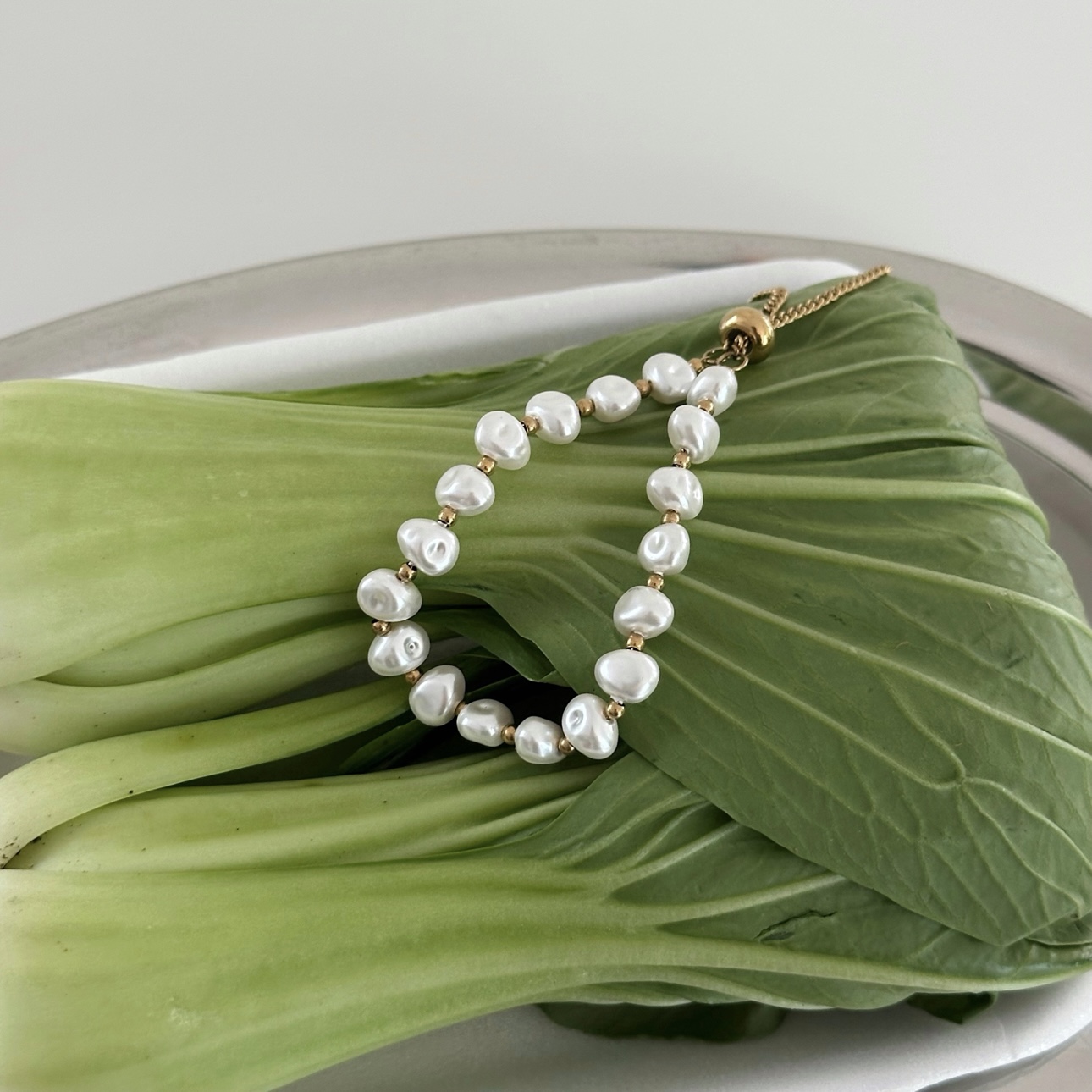 Louisë // New England Pearl Bracelet - 18k Gold Plated Stainless Steel (Anti Karat)