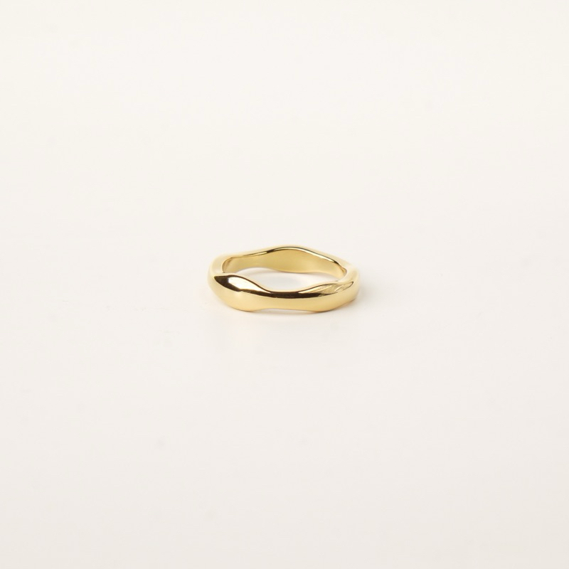 Louisë // Gold Mobius Ring - 18k Gold Plated Stainless Steel (Anti Karat)