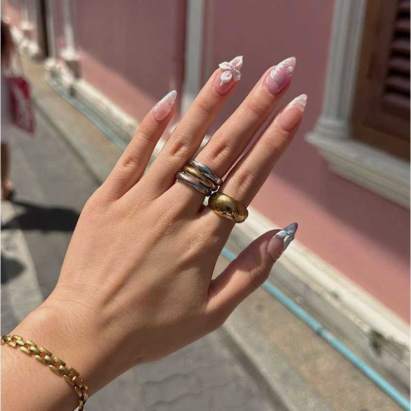 Louisë // Gold Mobius Ring - 18k Gold Plated Stainless Steel (Anti Karat)