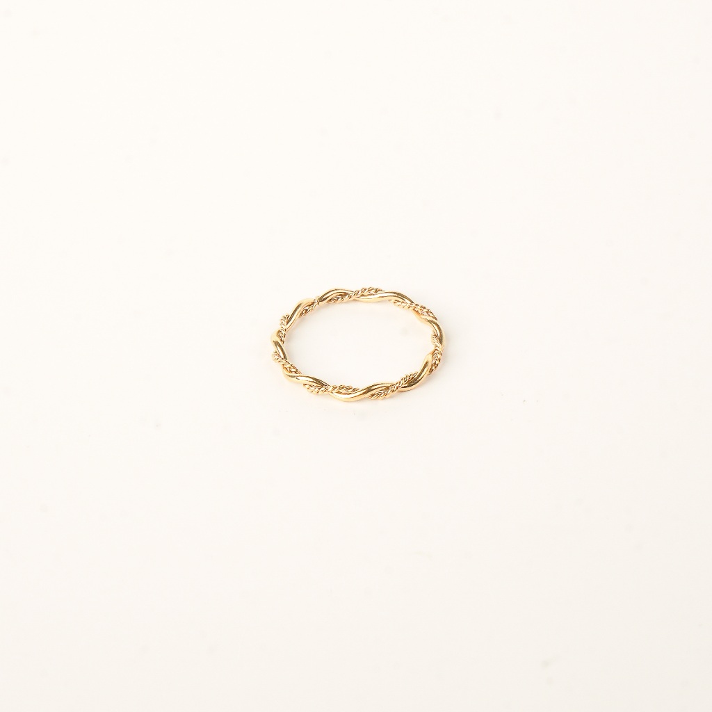 Louisë // Twisted Rope Chain Ring - 18k Gold Plated Stainless Steel (Anti Karat)