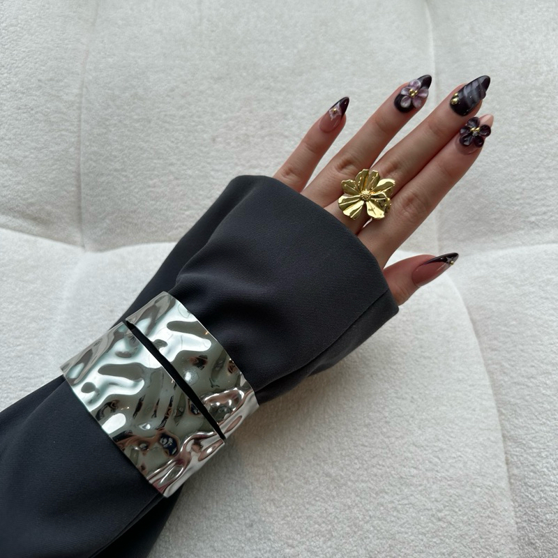 Louisë // Limited Edition - The Manhattan Cuff - 18k Gold Plated Stainless Steel (Anti Karat)