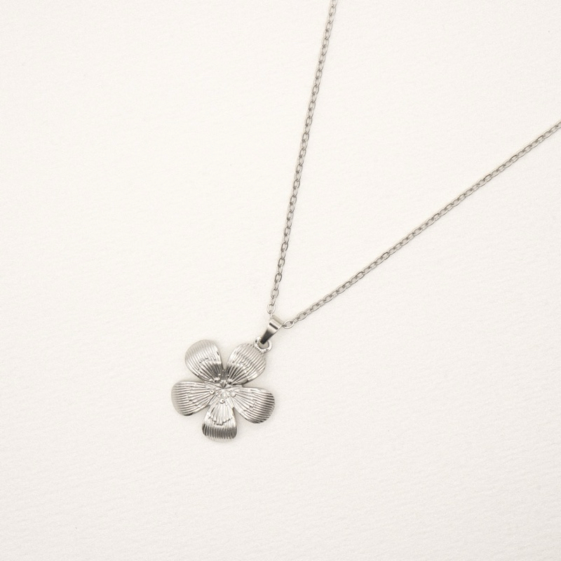 Louisë // Silver Mini Hibiscus Necklace - Stainless Steel (Anti Karat)