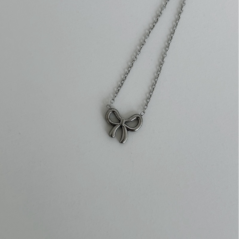 Louisë // Gold Tiny Bows in Copenhagen Necklace - 18k Gold Plated Titanium Steel (Anti Karat)