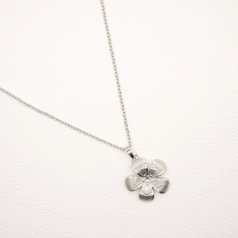 Louisë // Silver Mini Hibiscus Necklace - Stainless Steel (Anti Karat)