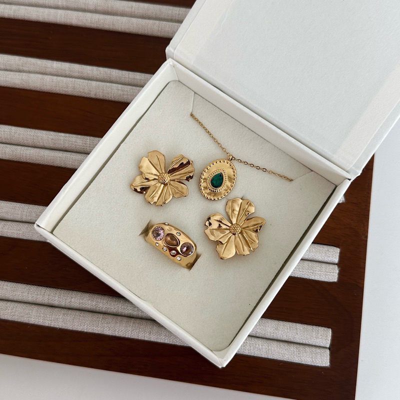 Louisë // Limited Edition - On The Rocks Statement Ring - 18k Gold Plated Titanium Steel Cubic Zirconia (Anti Karat)