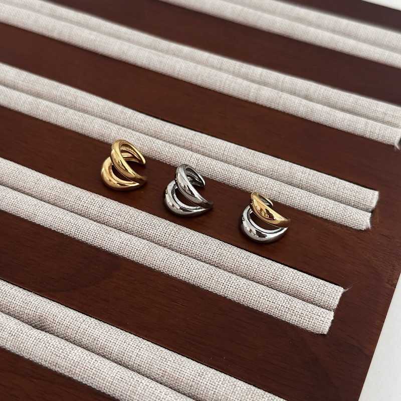 Louisë // Johanna Basic Staple Ear Cuffs - 18k Gold Plated Titanium Steel (Anti Karat)