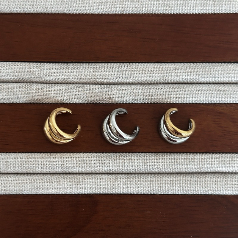 Louisë // Johanna Basic Staple Ear Cuffs - 18k Gold Plated Titanium Steel (Anti Karat)