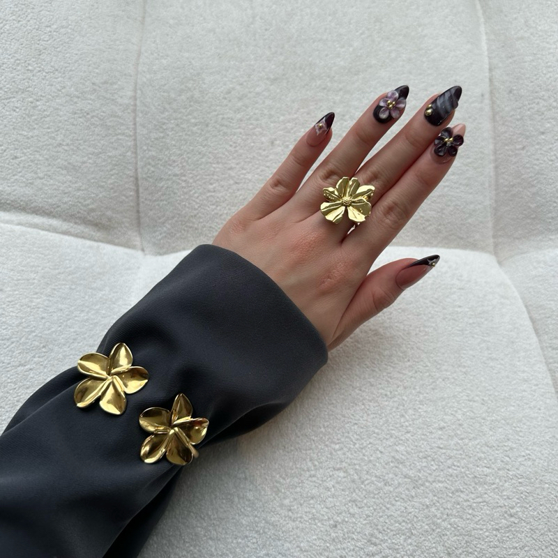 Louisë // Maui Bloom Cuff - 18k Gold Plated Stainless Steel (Anti Karat)