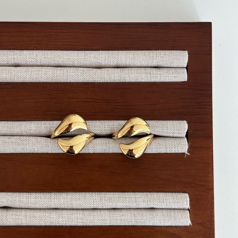 Louise // Parca Ring - 18k Gold Plated Stainless Steel (Anti Karat)