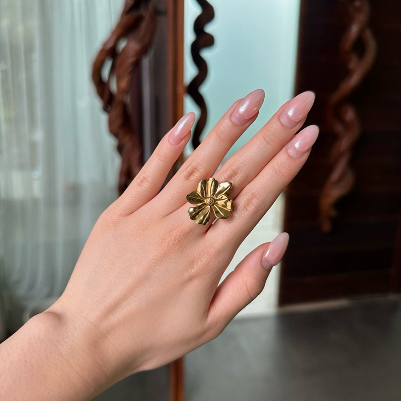 Louisë // Hibiscus Statement Adjustable Ring - 18k Gold Plated Stainless Steel (Anti Karat)
