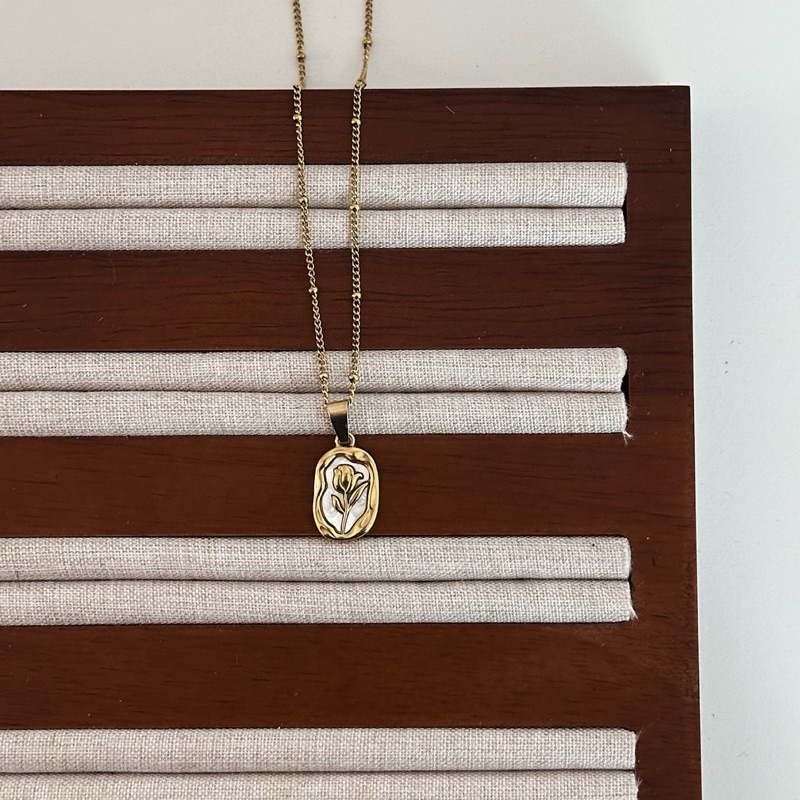 Louisë // Prima Bella Rose Pendant Necklace - 18k Gold Plated Titanium Steel (Anti Karat)