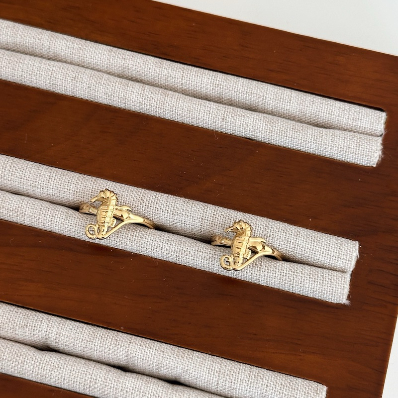 Louisë // Gold Dainty Seahorse Ring - 18k Gold Plated Stainless Steel (Anti Karat)