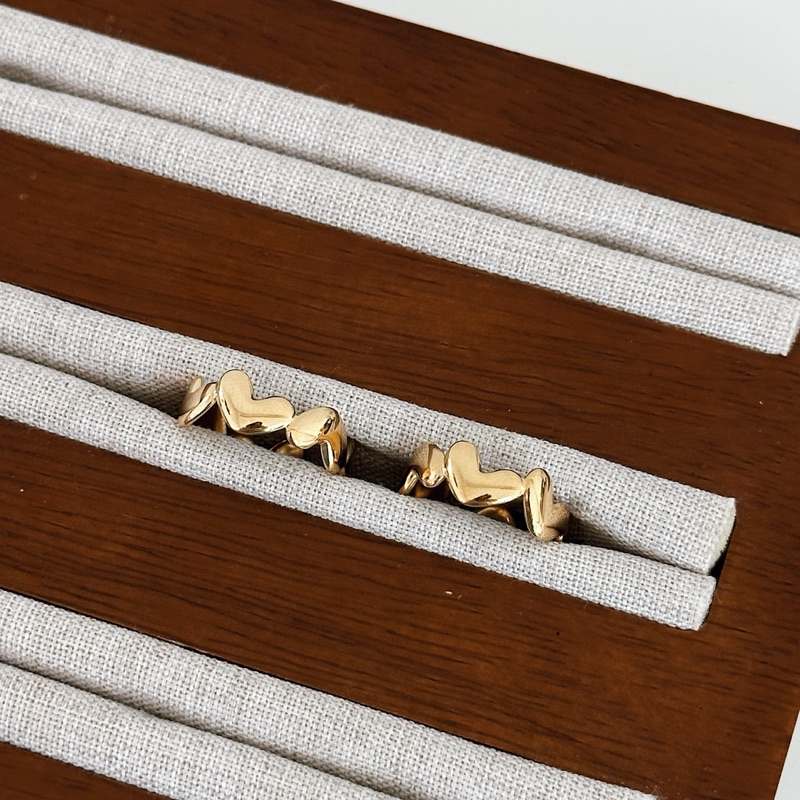 Louisë // Lafayette Heart Ring - 18k Gold Plated Stainless Steel (Anti Karat)