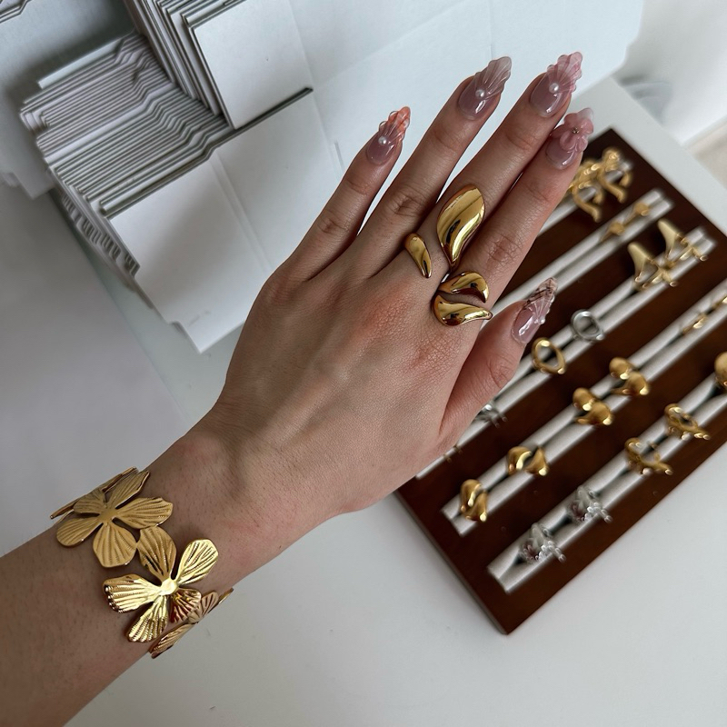 Louise // Parca Ring - 18k Gold Plated Stainless Steel (Anti Karat)
