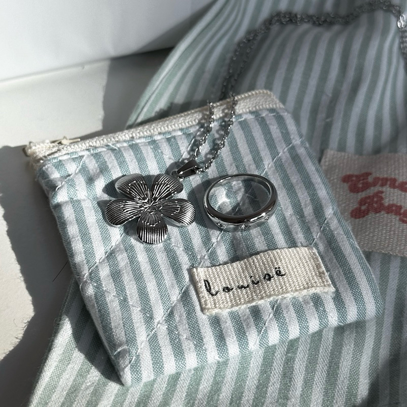 Louisë // Silver Mini Hibiscus Necklace - Stainless Steel (Anti Karat)