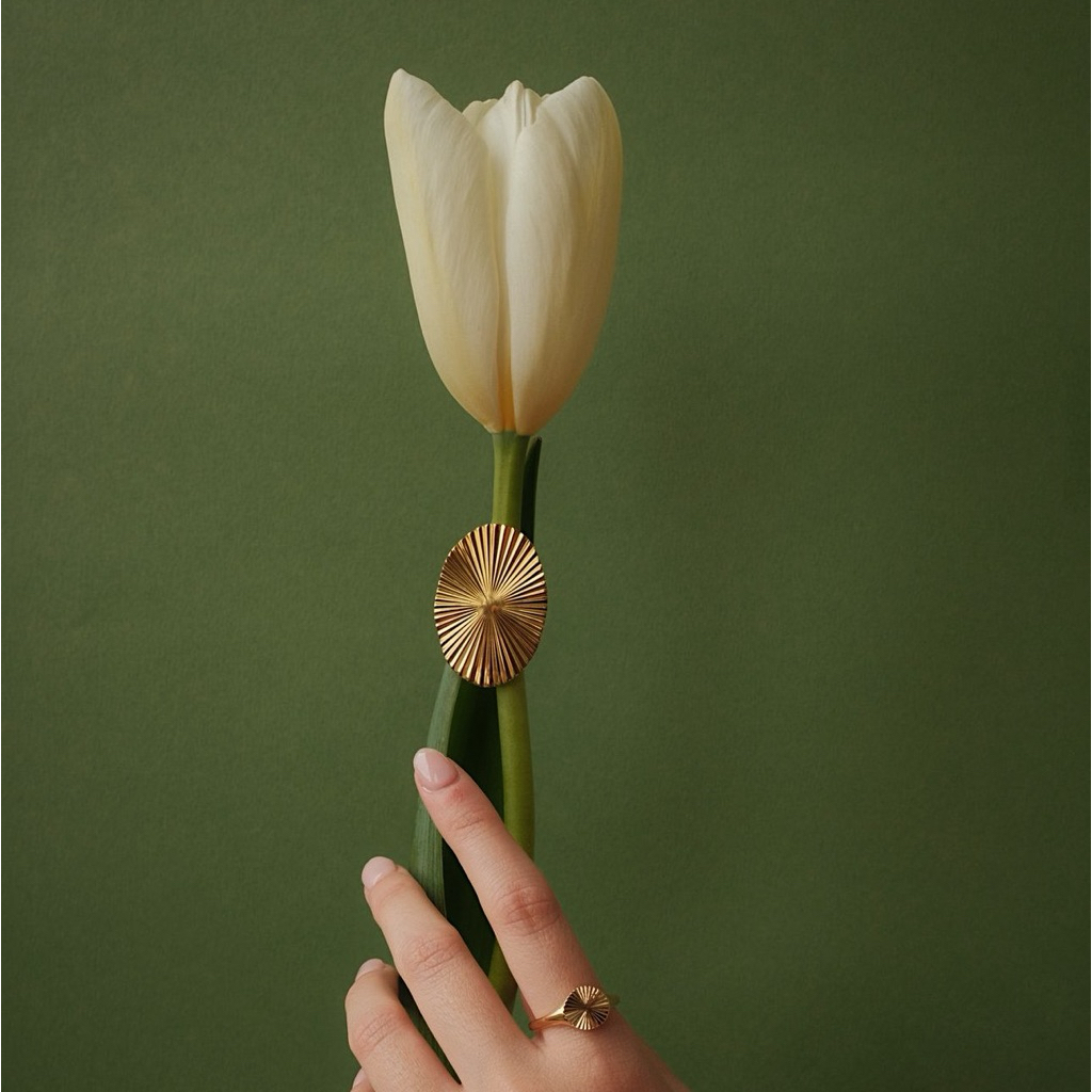 Louisë // Sol Signet Ring - 18k Gold Plated Stainless Steel (Anti Karat)