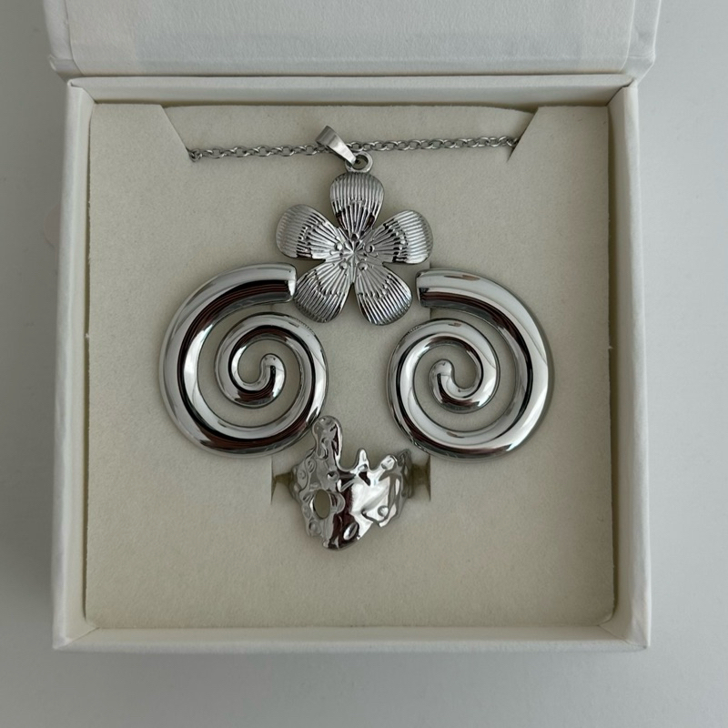 Louisë // Silver Spiral Earrings - Stainless Steel (Anti Karat)