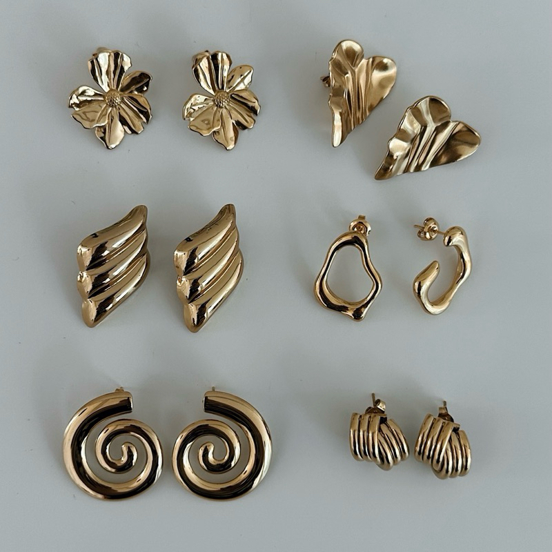 Louisë // Louisë Heart Leaf Statement Earrings - 18k Gold Plated Stainless Steel (Anti Karat)