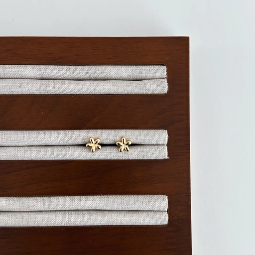 Image of Louisë // Gold Dainty Daisy Stud Earring - 18k Gold Plated Stainless Steel (Anti Karat)
