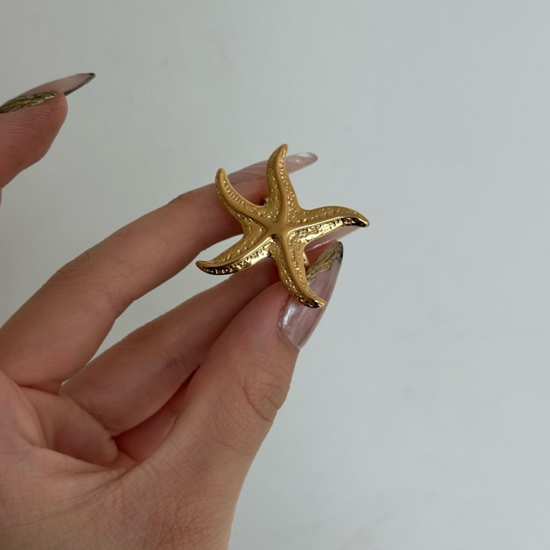 Louisë // Starfish Statement Ring - 18k Gold Plated Stainless Steel (Anti Karat)
