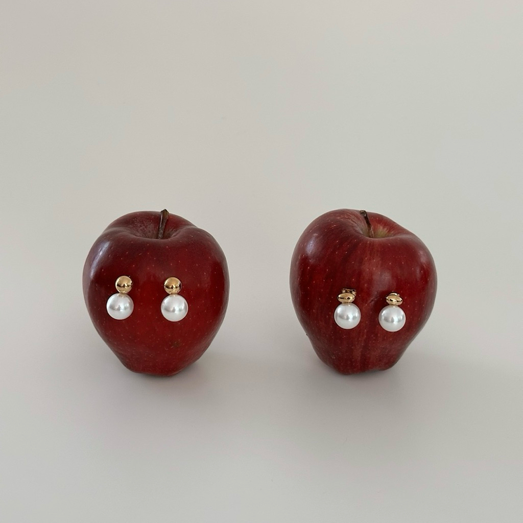 Louisë // Courtyard Pearl Earrings - 18k Gold Plated Stainless Steel (Anti Karat)