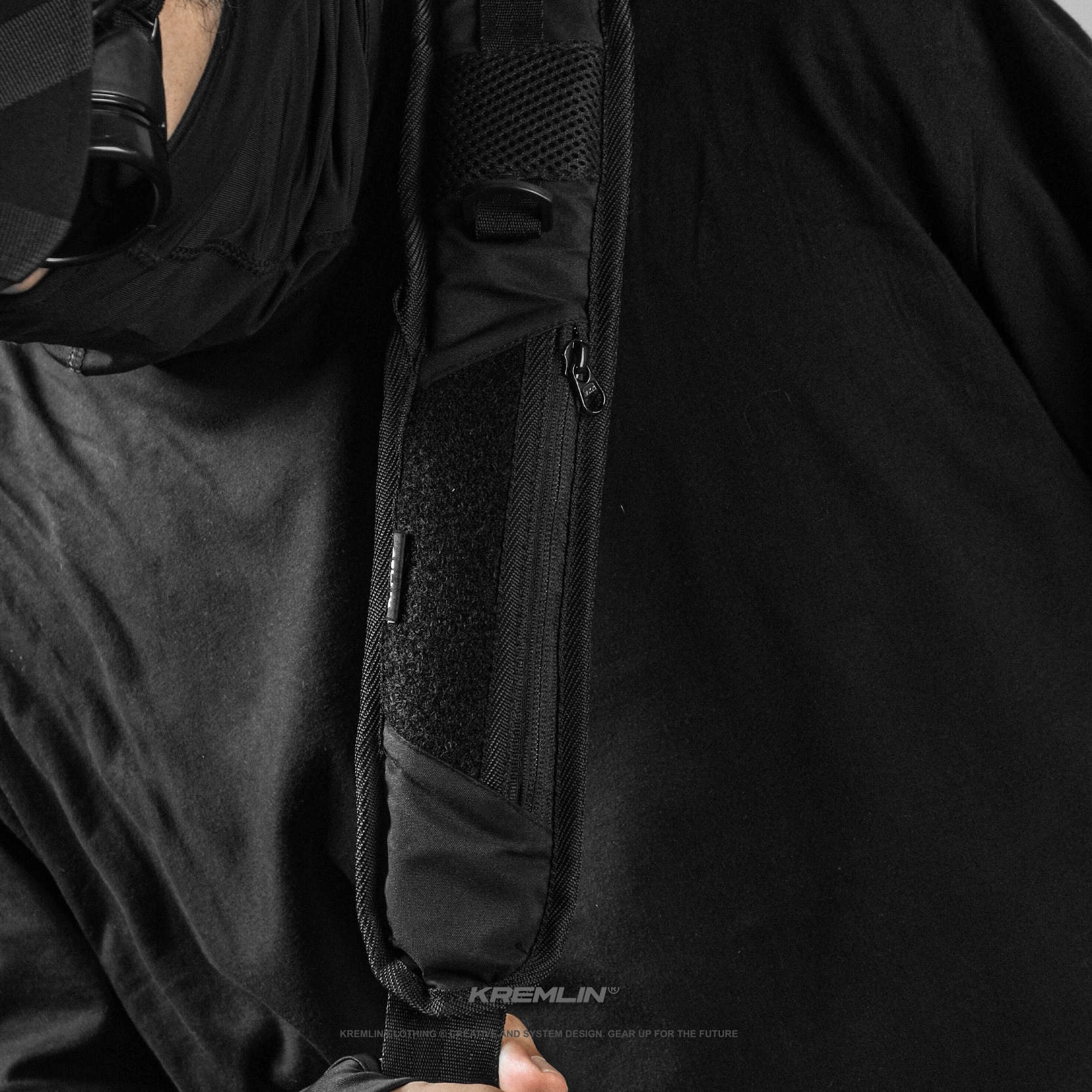 KREMLIN Tactical Slingbag Tas Selempang Black - ATOM