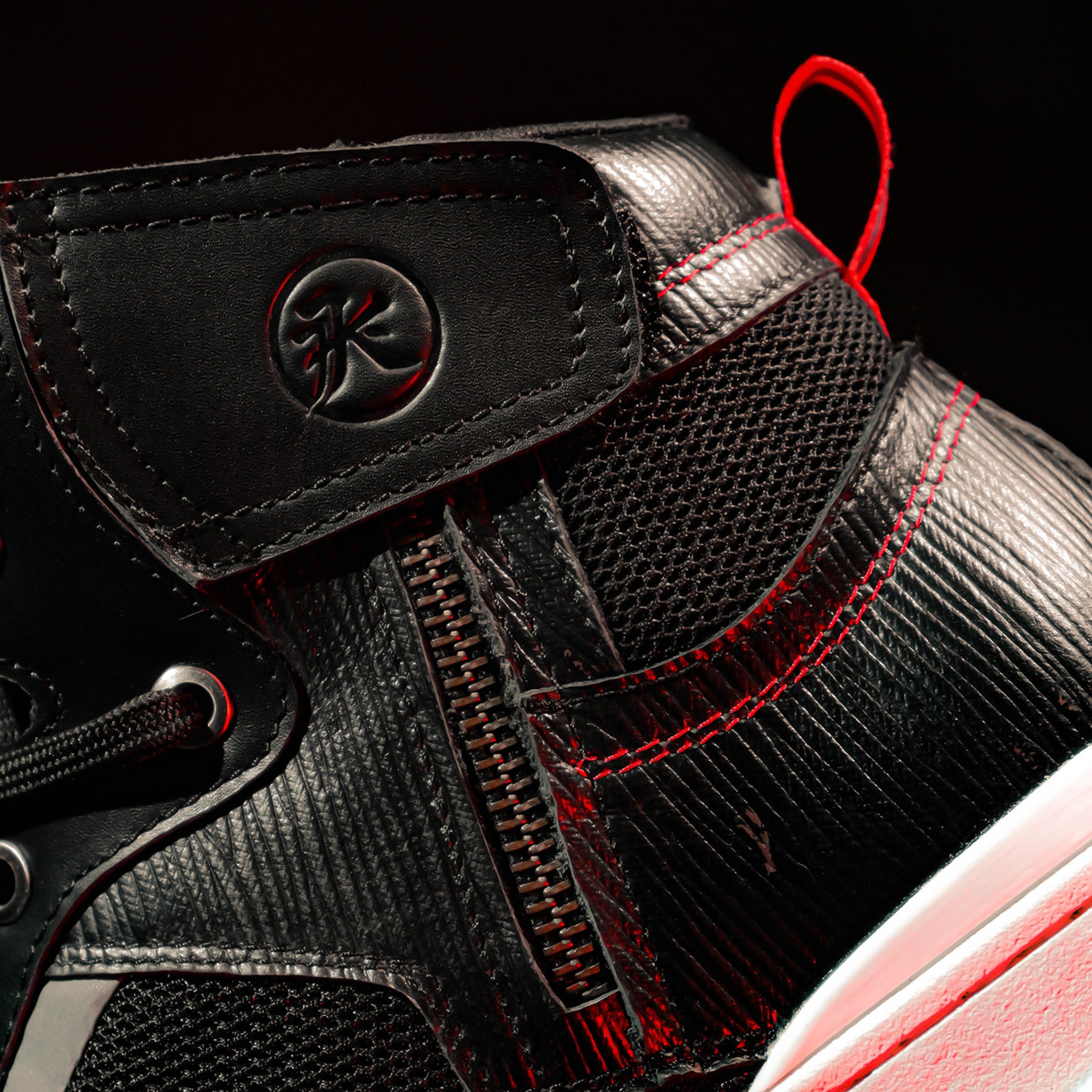Kremlin Sepatu Sneakers Hybrid High Cut Black - BLADE