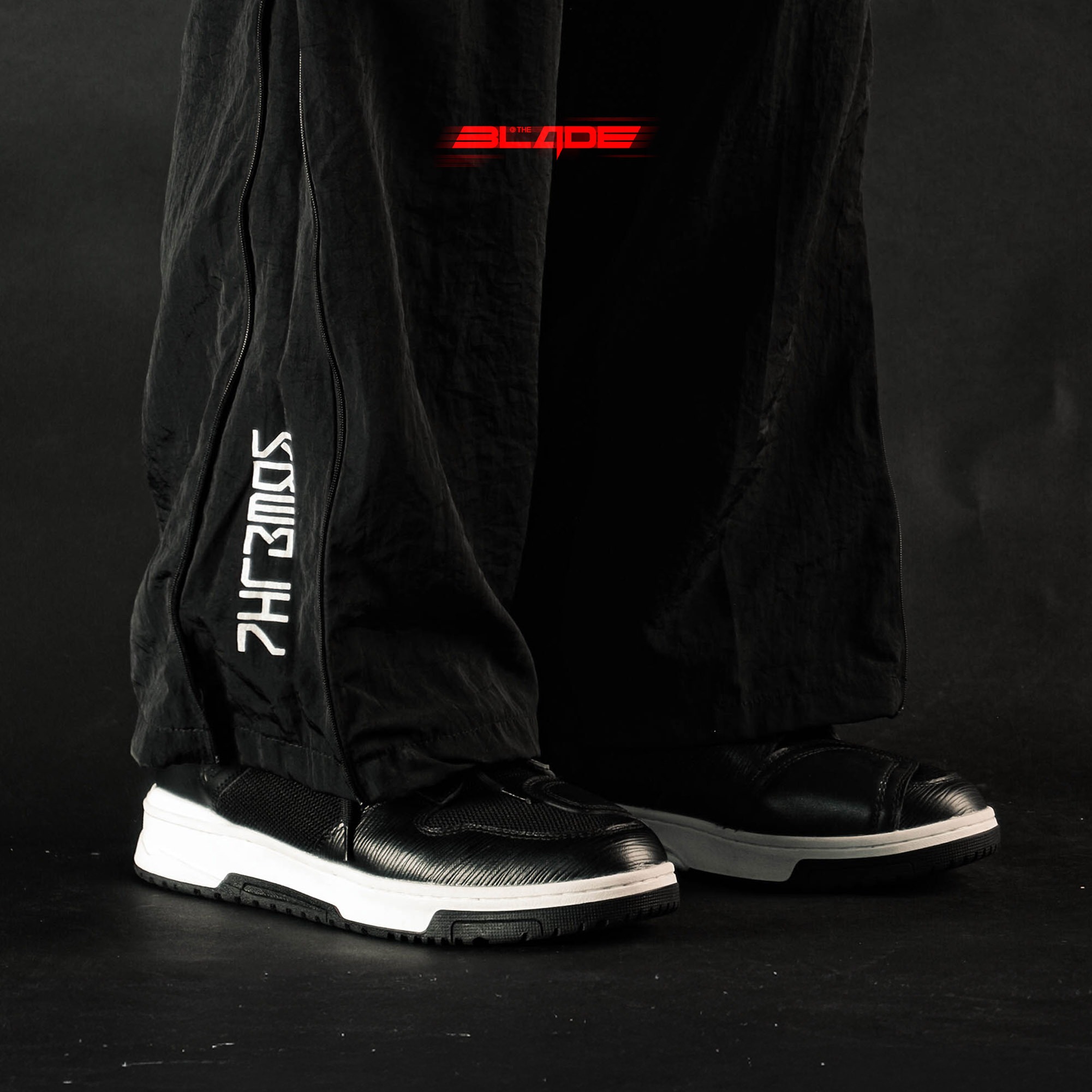Kremlin Sepatu Sneakers Hybrid High Cut Black - BLADE