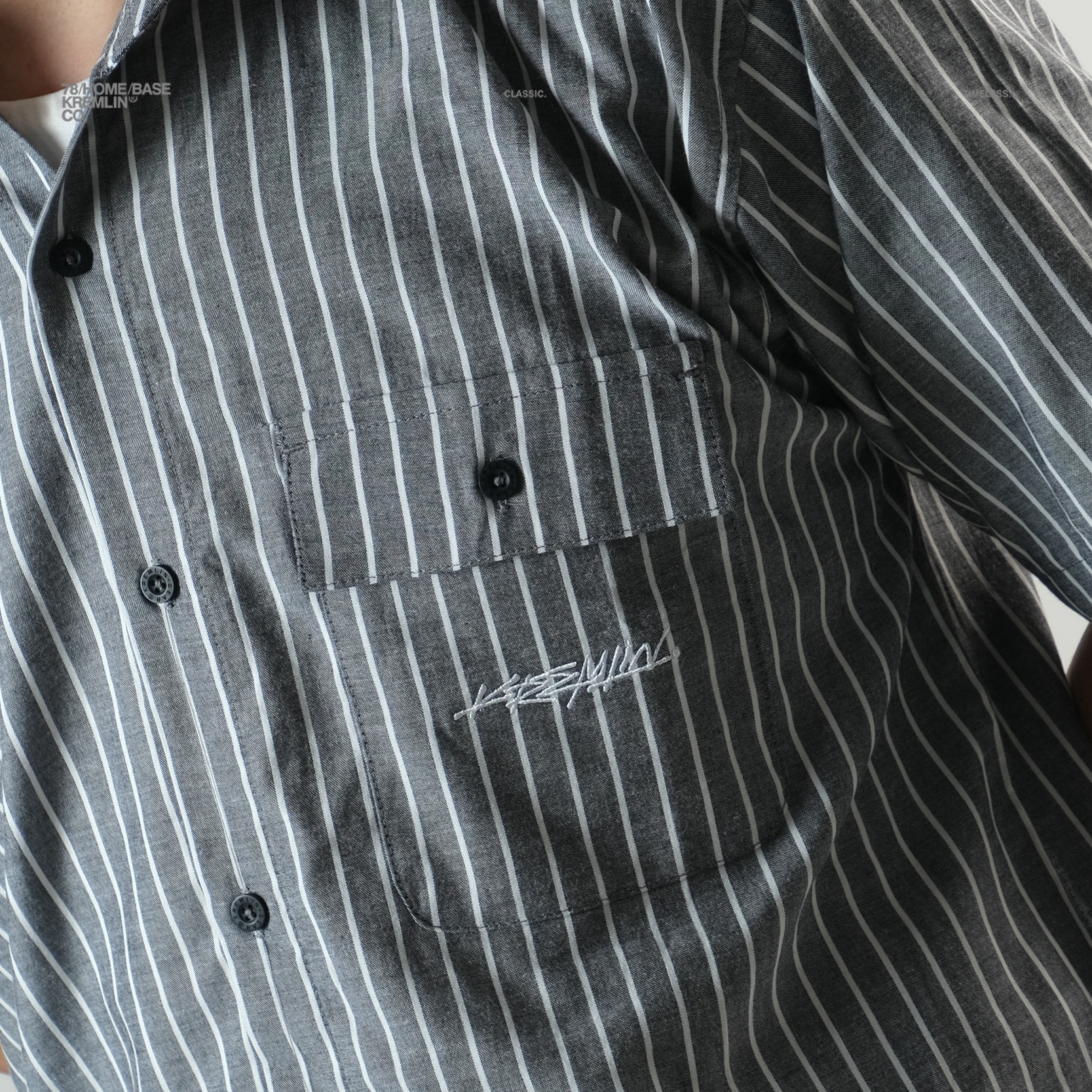 KREMLIN Shirt Kemeja Salur Pinstripe - Regular - EDO Black