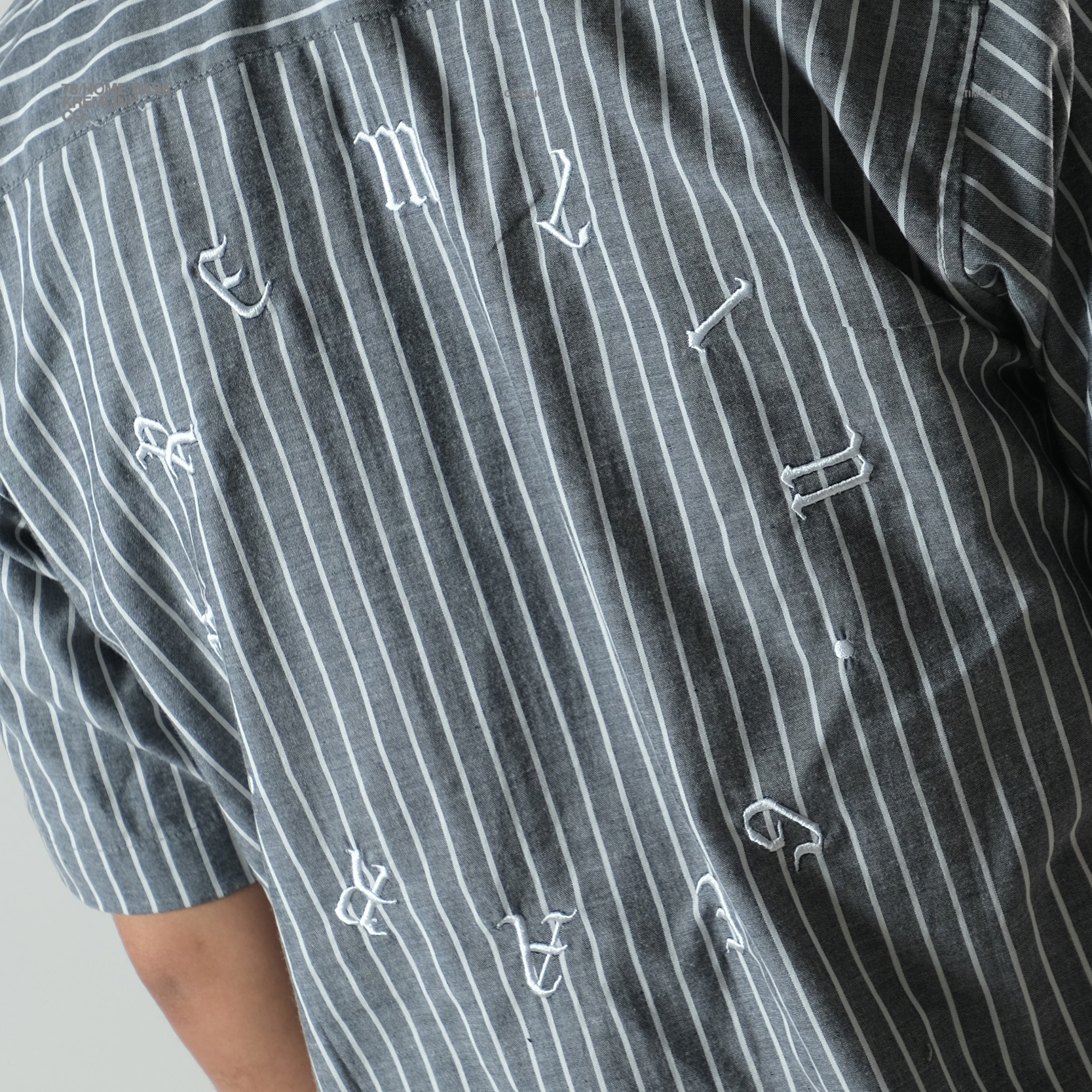 KREMLIN Shirt Kemeja Salur Pinstripe - Regular - EDO Black