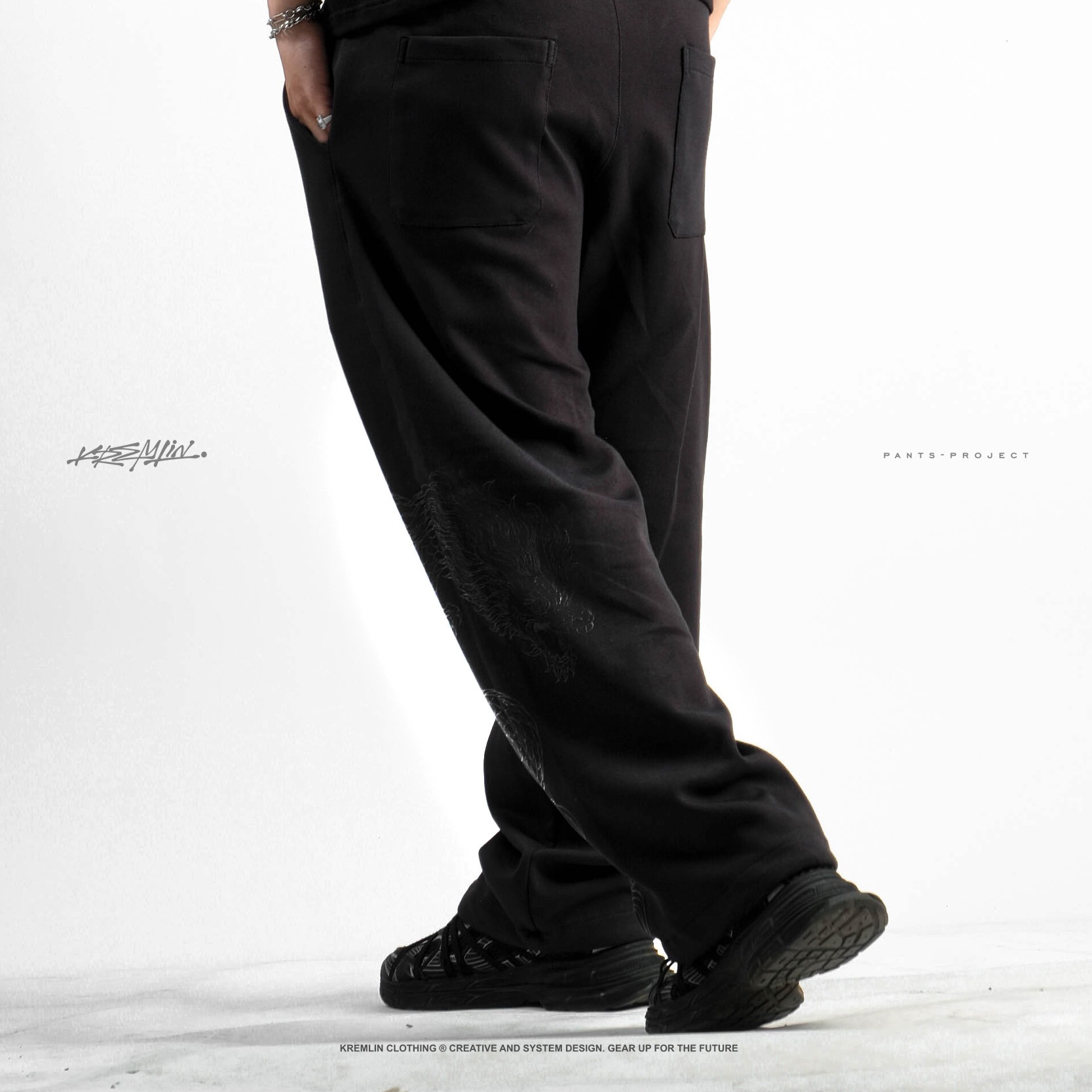 KREMLIN Celana Sweatpants Loose Pants Baggy - Anime insp - Geto