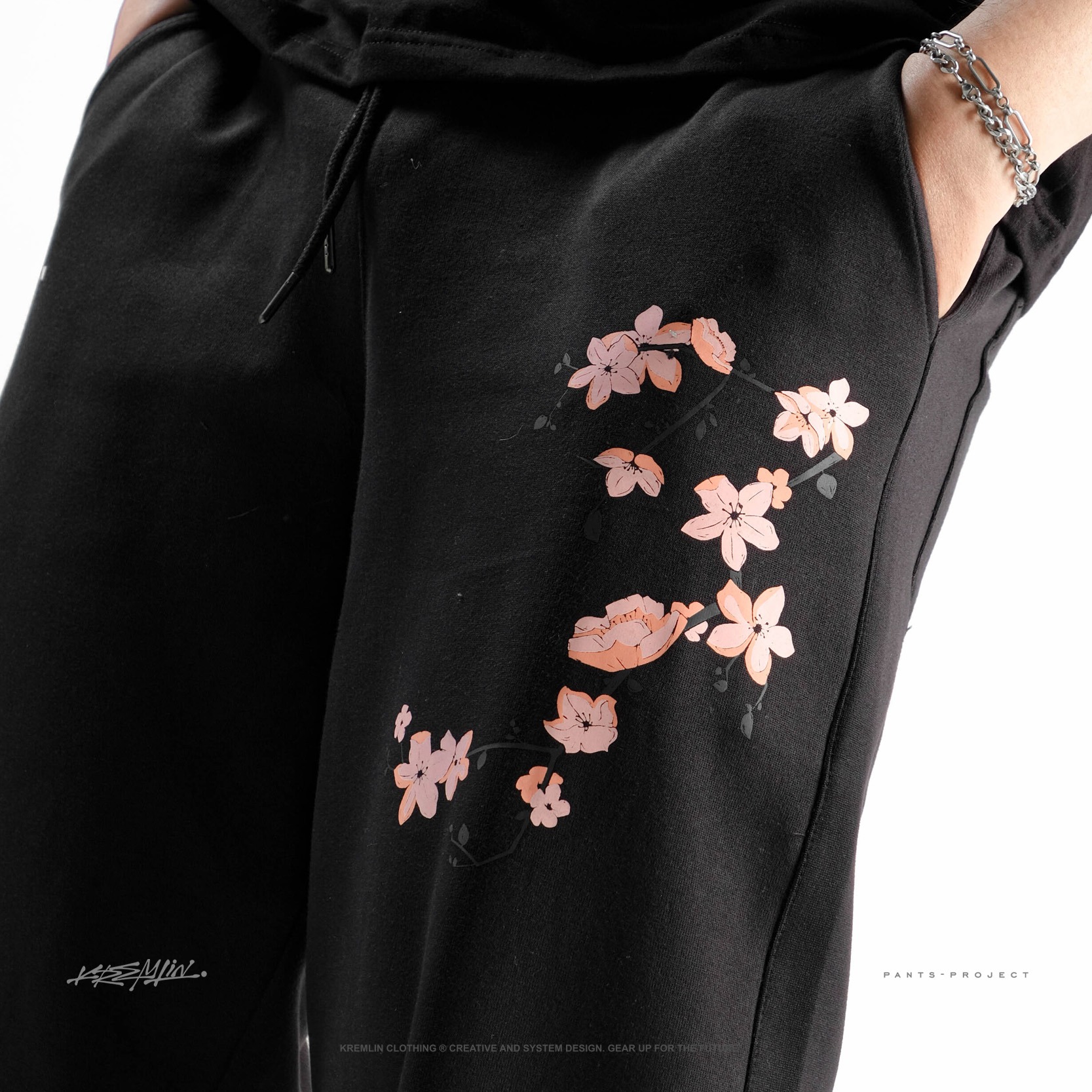 KREMLIN Celana Sweatpants Loose Pants Baggy - Sakura drop - Hanami