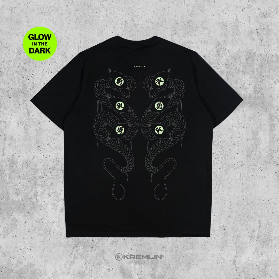 Kremlin T-shirt Regular Anime Graphic Glow in the Dark - Redemption