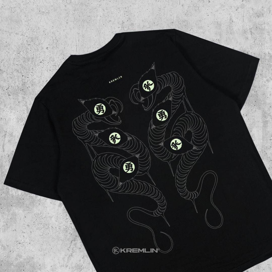 Kremlin T-shirt Regular Anime Graphic Glow in the Dark - Redemption