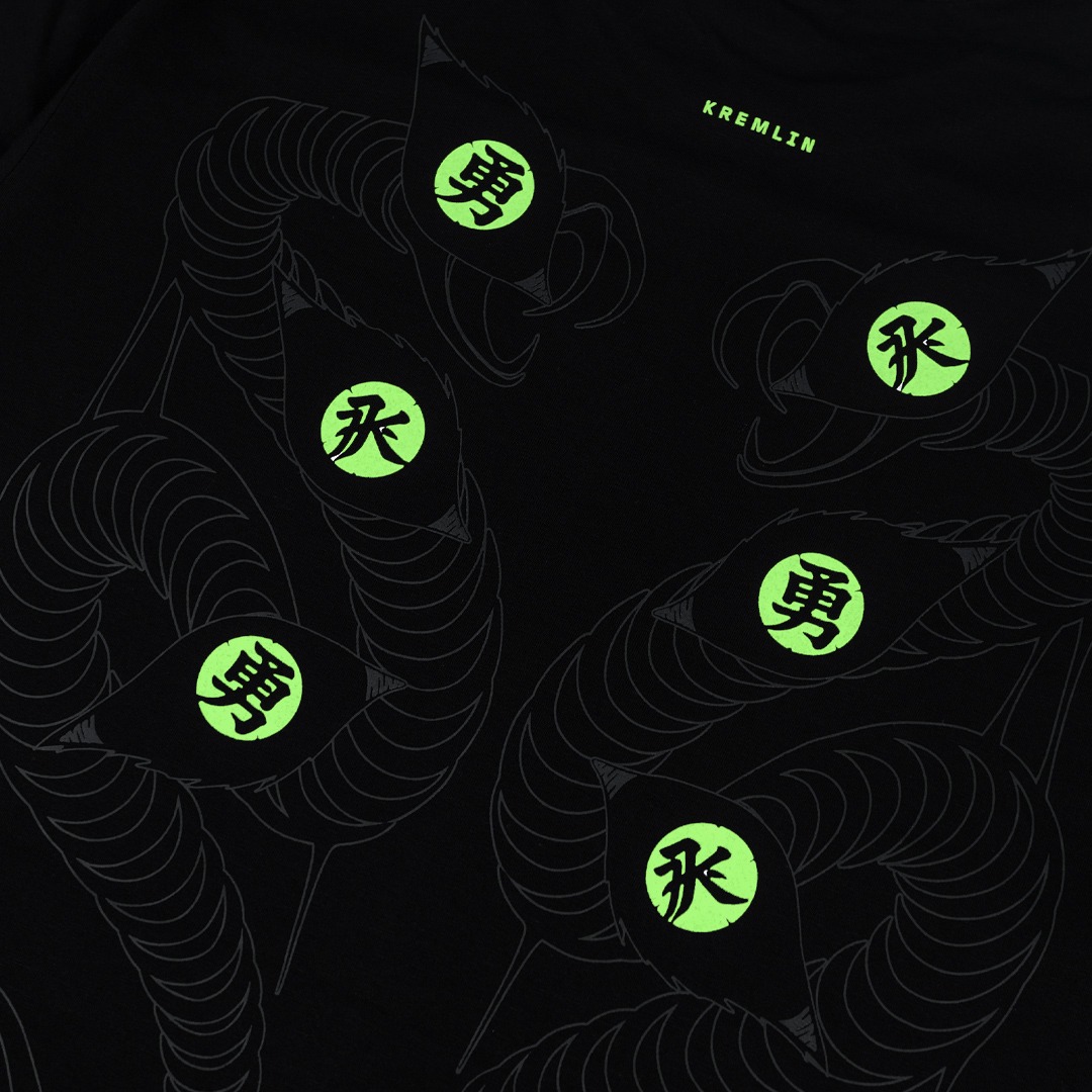 Kremlin T-shirt Regular Anime Graphic Glow in the Dark - Redemption