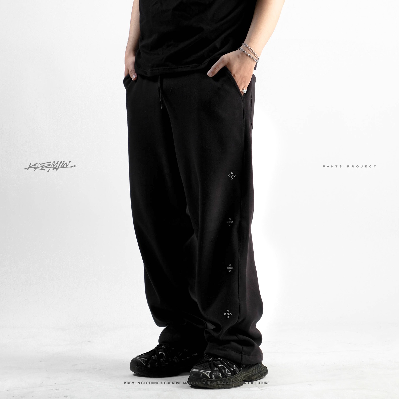 KREMLIN Celana Sweatpants Loose Pants Baggy - Urban street - Uprock