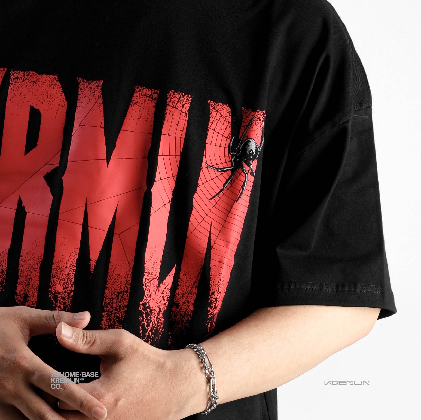 KREMLIN T-Shirt Boxy OVS Fit Black - Widow