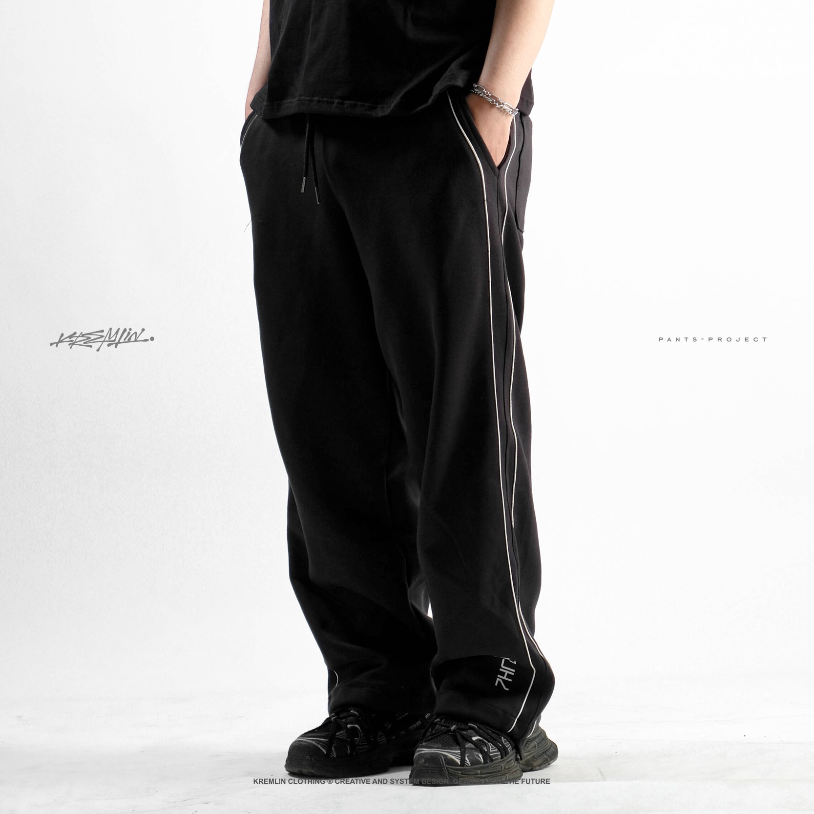 KREMLIN Celana Sweatpants Loose Pants Baggy - 2 lines - Yamazaki