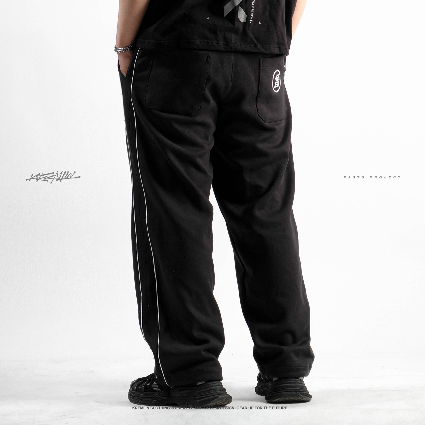 KREMLIN Celana Sweatpants Loose Pants Baggy - 2 lines - Yamazaki