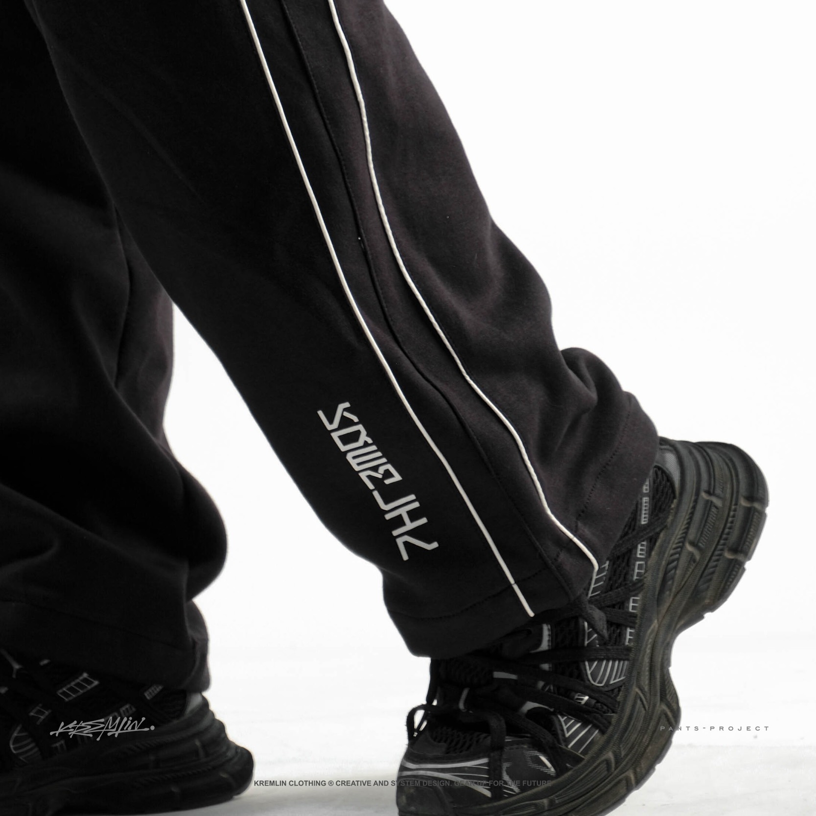 KREMLIN Celana Sweatpants Loose Pants Baggy - 2 lines - Yamazaki