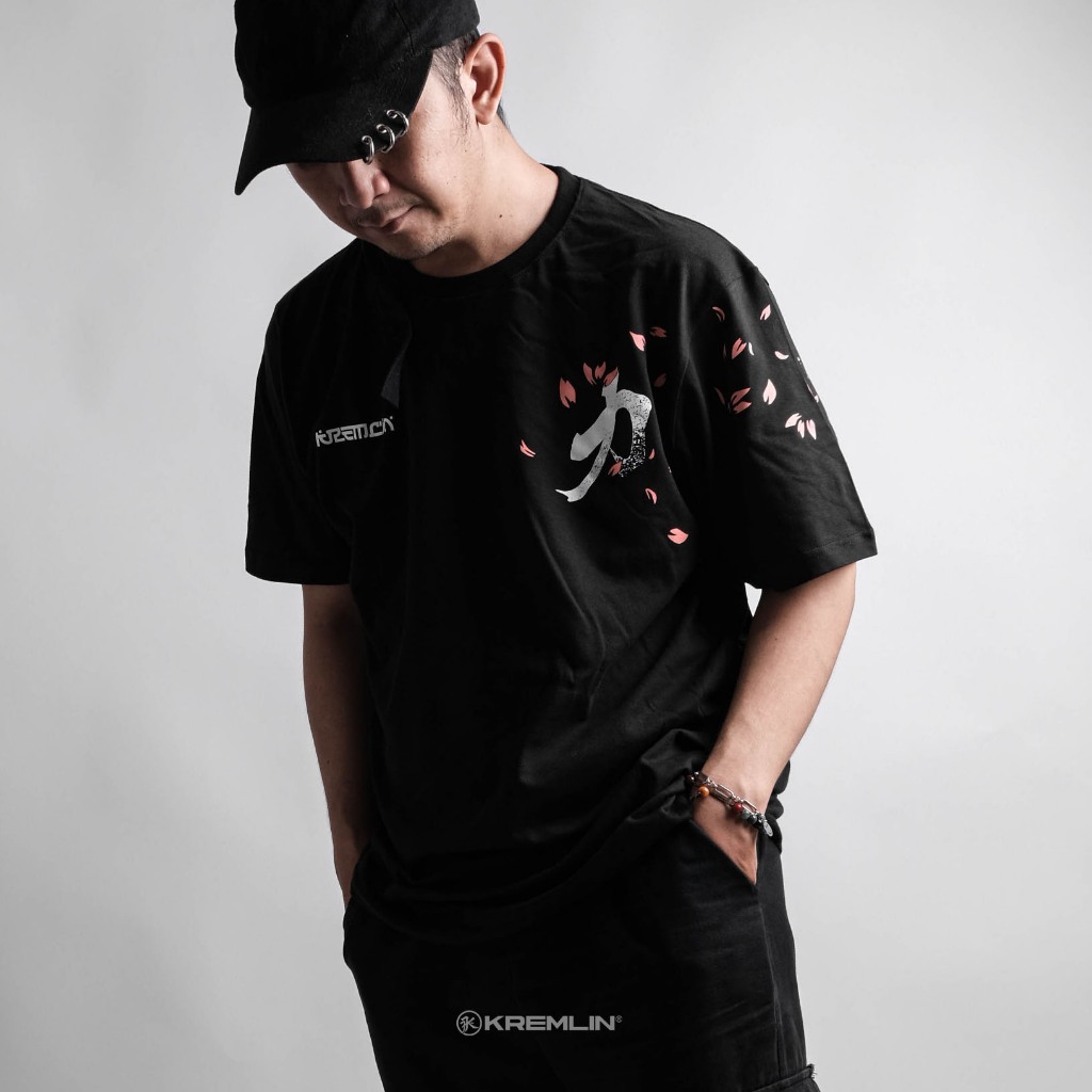 KREMLIN T-Shirt Kaos Black - MANTRA