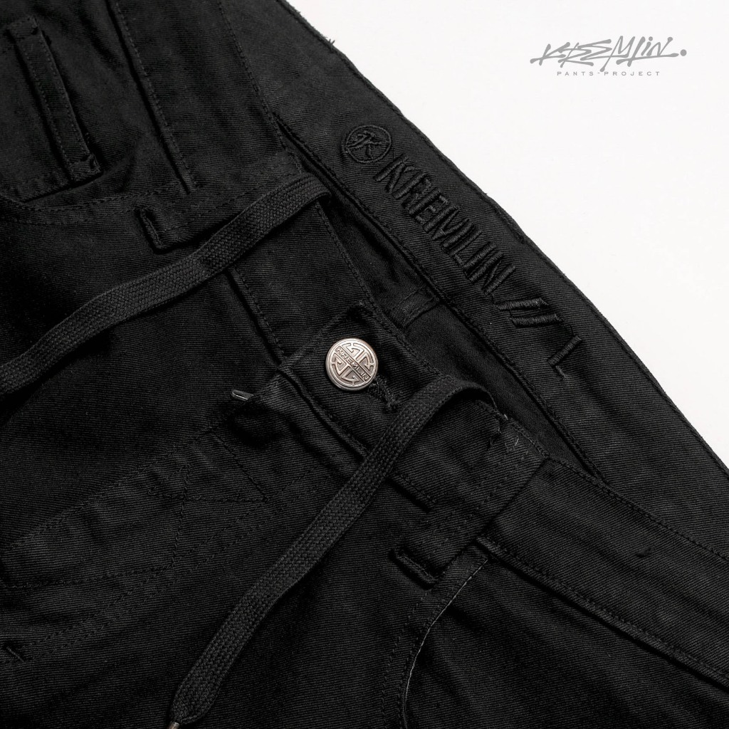 KREMLIN Celana Jeans Pure Black Denim Wash - Signature