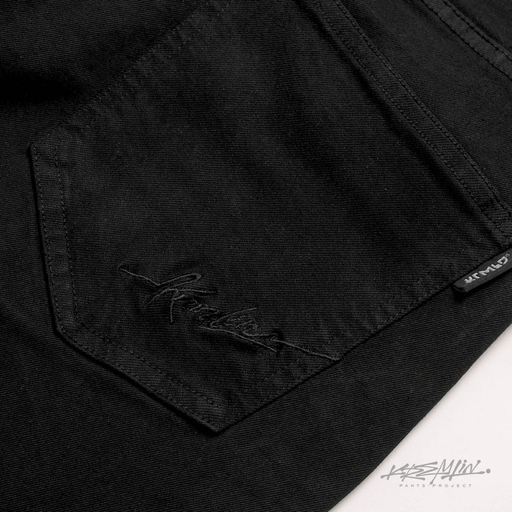 KREMLIN Celana Jeans Pure Black Denim Wash - Signature