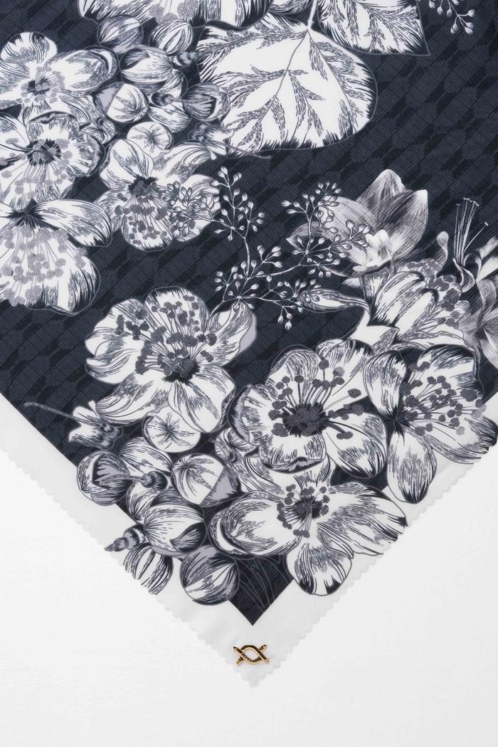 Mandalika Scarf Caviar